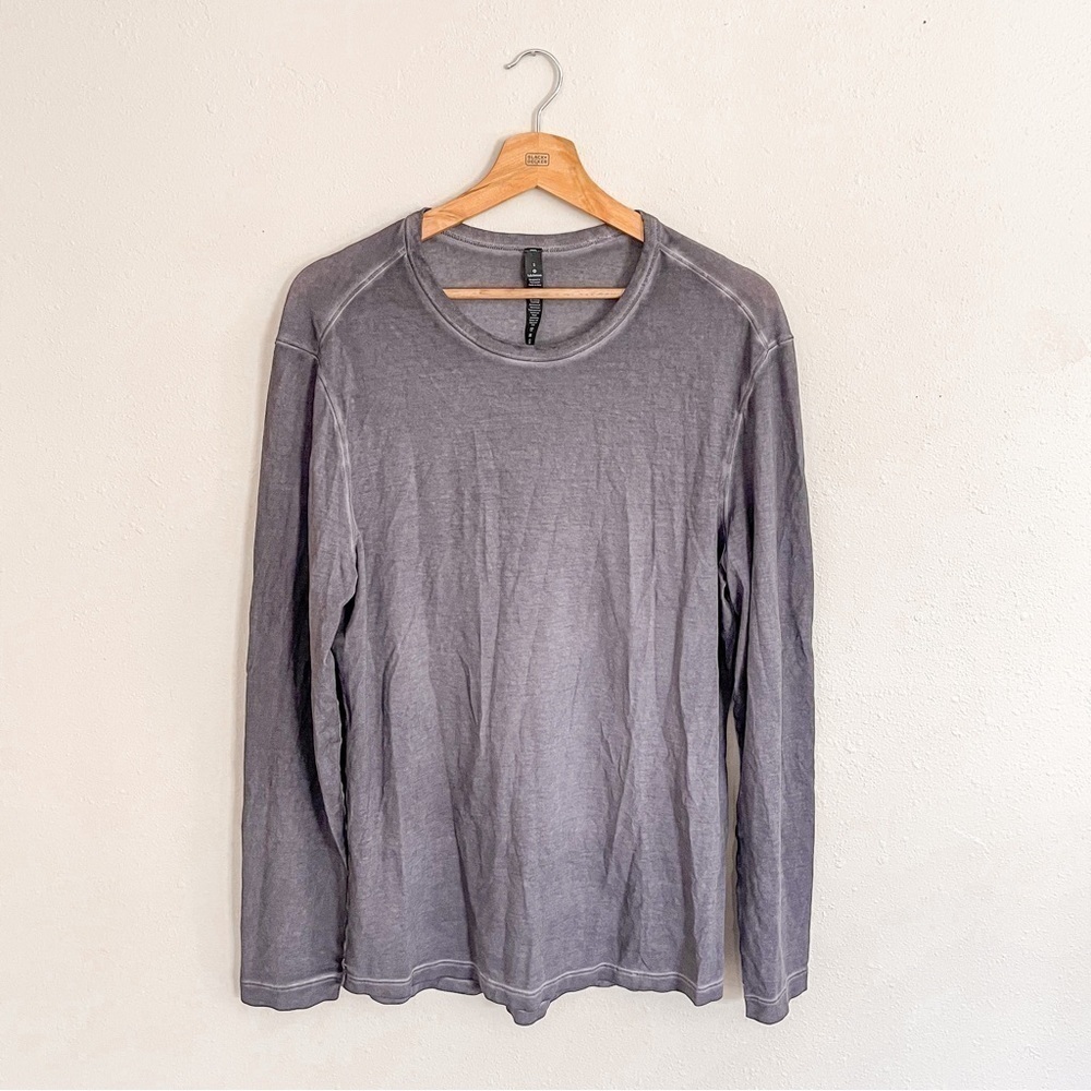 Lululemon | Men’s size small long sleeve t shirt mineral wash